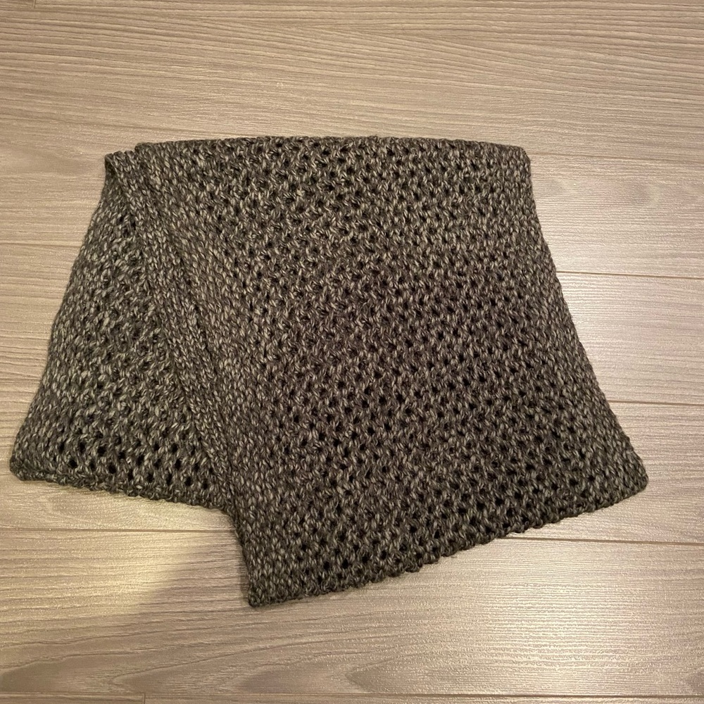 EDDIE BAUER CROCHET INFINITY SCARF